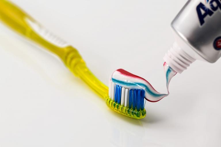 teeth whitening home remedies